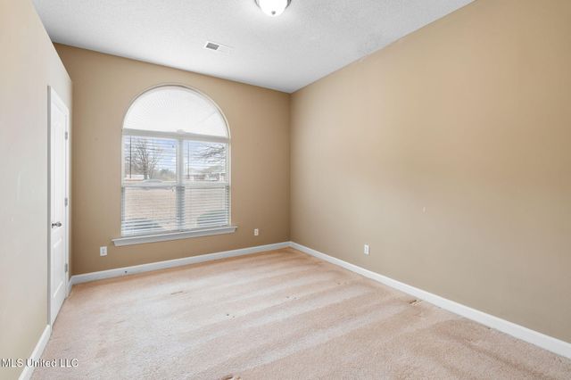 9073 Lyon Cove, Olive Branch, MS 38654