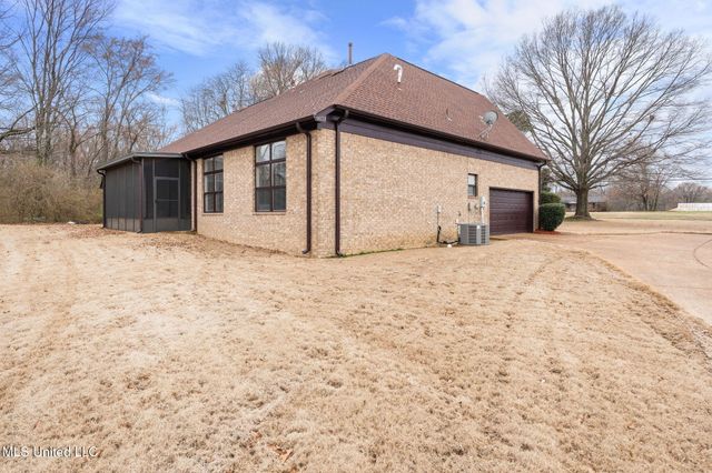 9073 Lyon Cove, Olive Branch, MS 38654