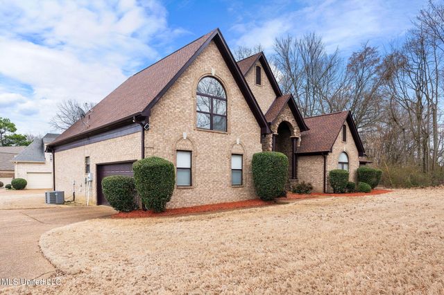 9073 Lyon Cove, Olive Branch, MS 38654