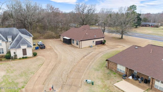 9073 Lyon Cove, Olive Branch, MS 38654