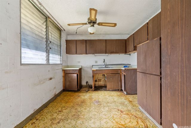 1425 Kaumualii Street C123, Honolulu, HI 96817
