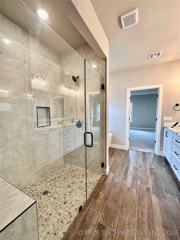 10570 Cross Oaks Drive, Skiatook, OK 74070