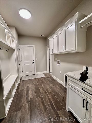 10570 Cross Oaks Drive, Skiatook, OK 74070