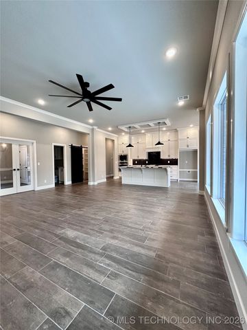 10570 Cross Oaks Drive, Skiatook, OK 74070