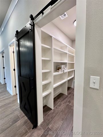 10570 Cross Oaks Drive, Skiatook, OK 74070