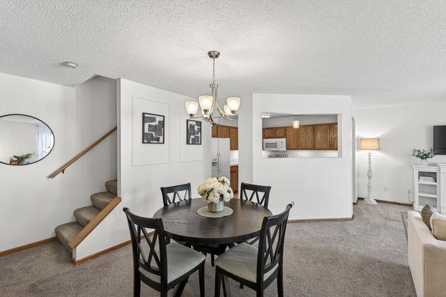 7671 Nicholas Way, Chanhassen, MN 55317