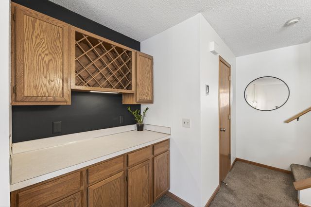 7671 Nicholas Way, Chanhassen, MN 55317