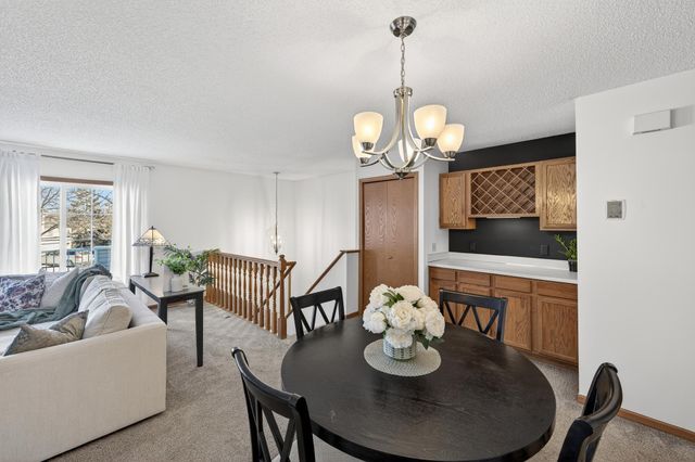 7671 Nicholas Way, Chanhassen, MN 55317