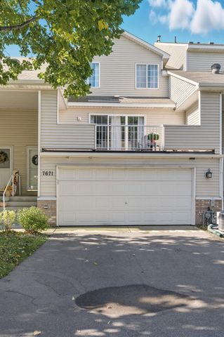 7671 Nicholas Way, Chanhassen, MN 55317