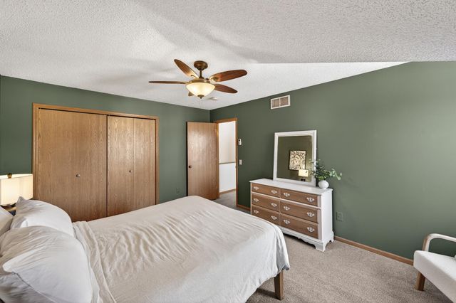 7671 Nicholas Way, Chanhassen, MN 55317