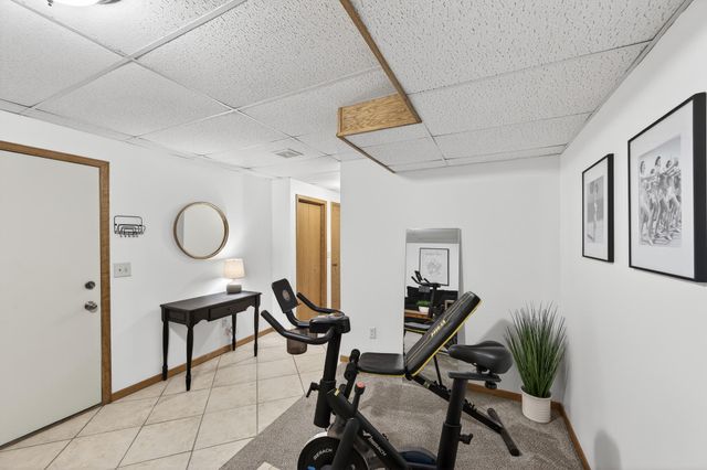 7671 Nicholas Way, Chanhassen, MN 55317