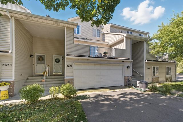 7671 Nicholas Way, Chanhassen, MN 55317