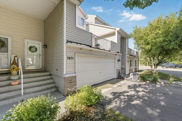 7671 Nicholas Way, Chanhassen, MN 55317