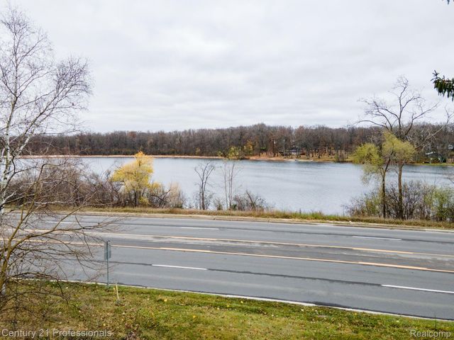 LOT 1 W WALTON, Waterford Charter Township, MI 48329