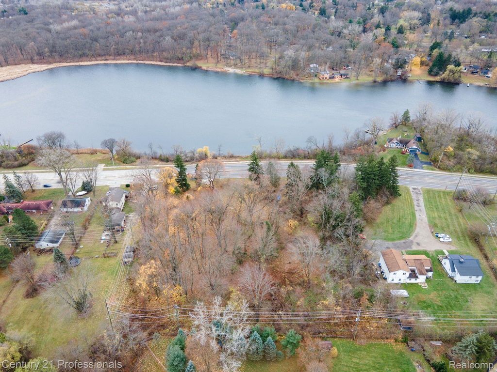 LOT 1 W WALTON, Waterford Charter Township, MI 48329