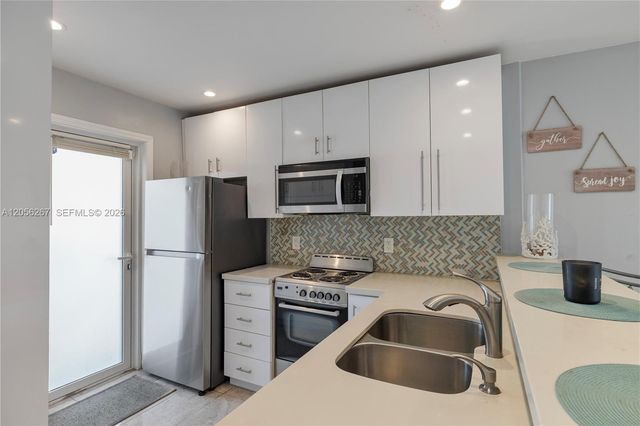 1461 S Ocean Blvd Apt 222, Lauderdale By The Sea, FL 33062
