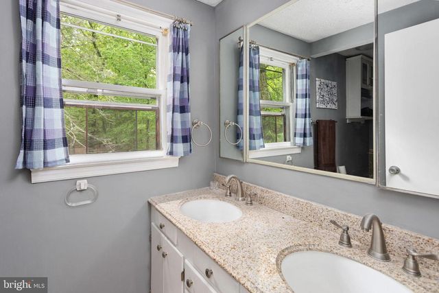 19 KENYON DRIVE, New Egypt, NJ 08533