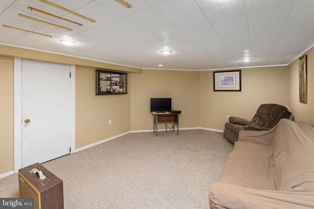 19 KENYON DRIVE, New Egypt, NJ 08533