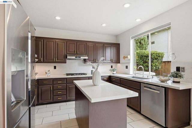 1574 1574 Nobu Dr, San Jose, CA 95131