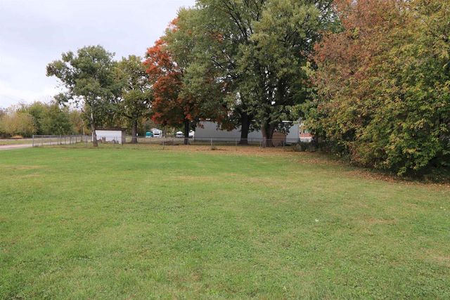 255 E Memorial Drive, Janesville, WI 53545