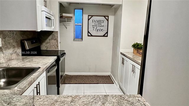 8060 Fairview Drive 101, Tamarac, FL 33321
