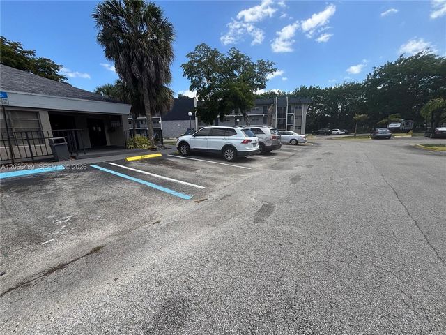 8060 Fairview Drive 101, Tamarac, FL 33321