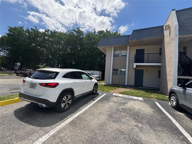 8060 Fairview Drive 101, Tamarac, FL 33321