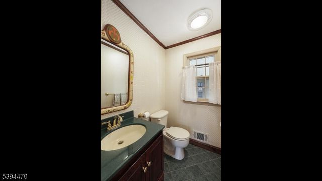 15 Columbia Dr, Bernardsville Boro, NJ 07924