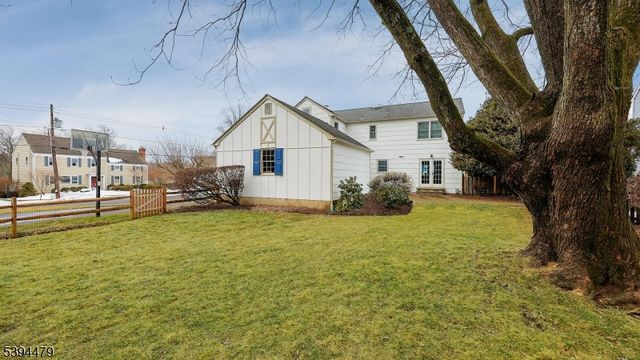 15 Columbia Dr, Bernardsville Boro, NJ 07924