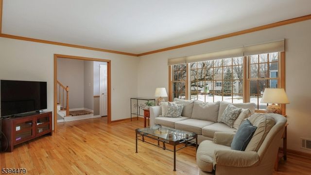 15 Columbia Dr, Bernardsville Boro, NJ 07924