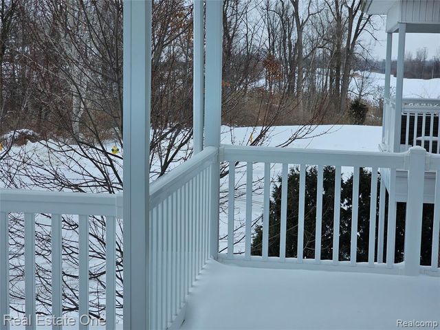 6988 Boulder Pointe Drive 85, Washington, MI 48094