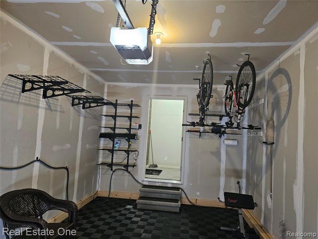 6988 Boulder Pointe Drive 85, Washington, MI 48094