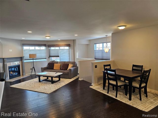 6988 Boulder Pointe Drive 85, Washington, MI 48094