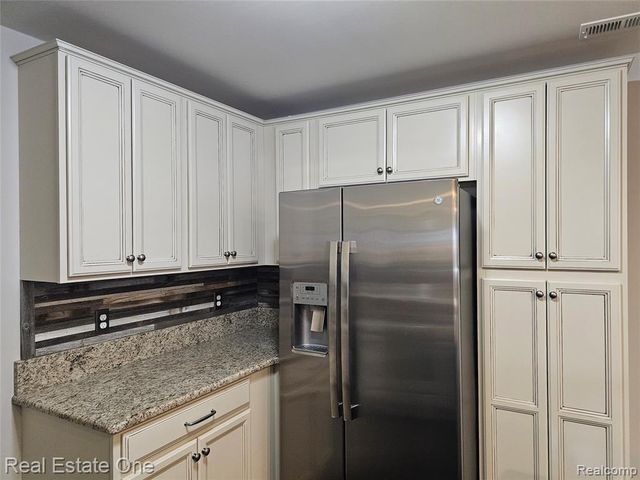 6988 Boulder Pointe Drive 85, Washington, MI 48094