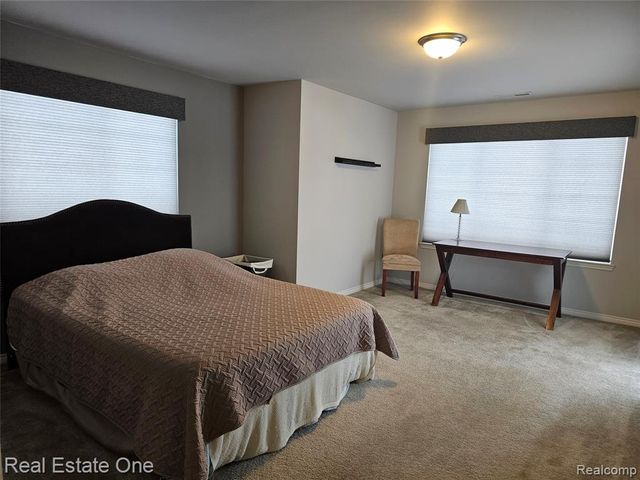 6988 Boulder Pointe Drive 85, Washington, MI 48094