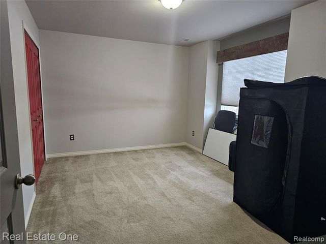 6988 Boulder Pointe Drive 85, Washington, MI 48094