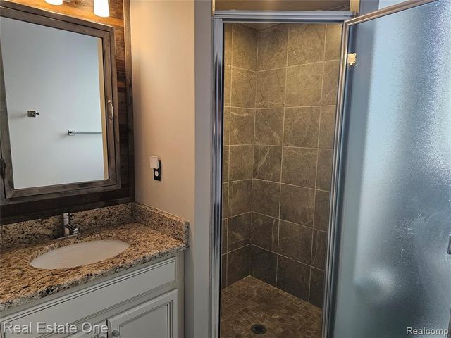 6988 Boulder Pointe Drive 85, Washington, MI 48094