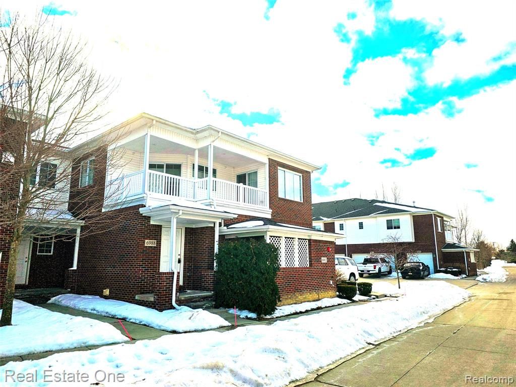 6988 Boulder Pointe Drive 85, Washington, MI 48094