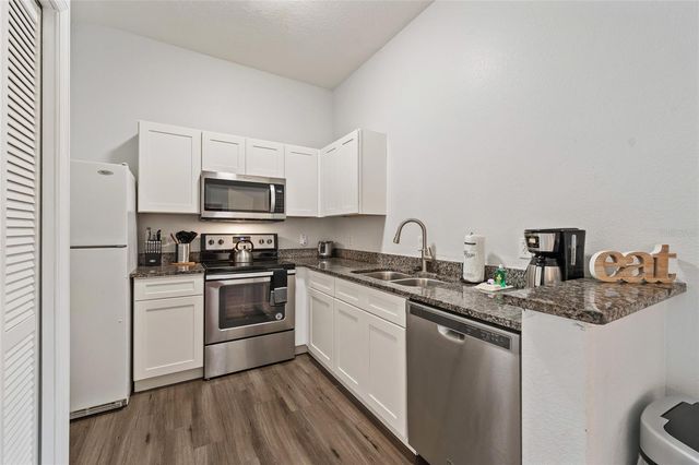 2786 CLUB CORTILE CIRCLE B, Kissimmee, FL 34746