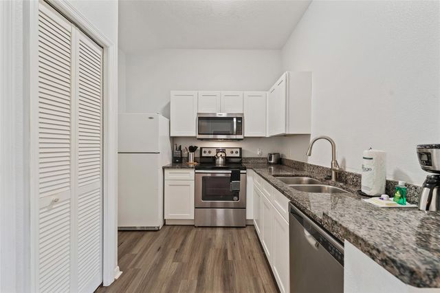 2786 CLUB CORTILE CIRCLE B, Kissimmee, FL 34746