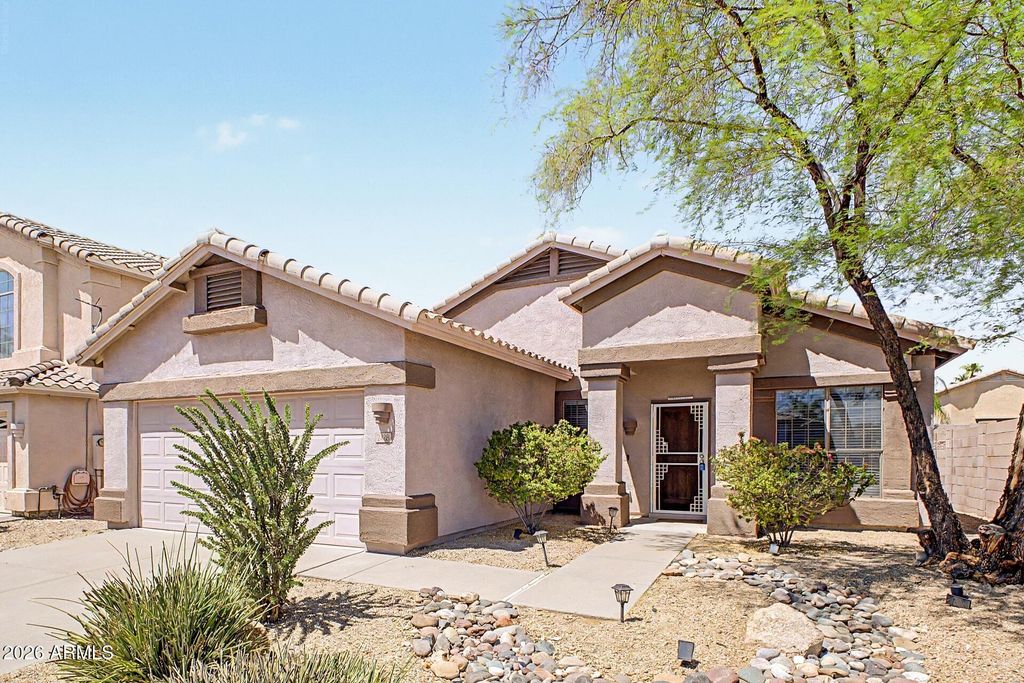 2428 E CIELO GRANDE Avenue, Phoenix, AZ 85024 — exterior