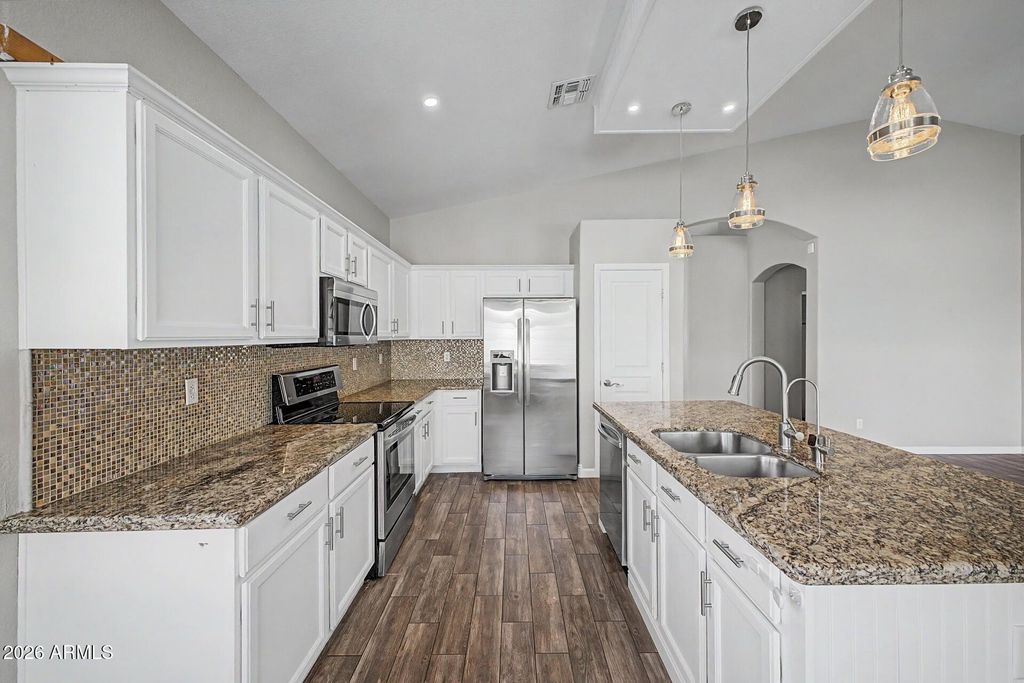 2428 E CIELO GRANDE Avenue, Phoenix, AZ 85024 — photo 2
