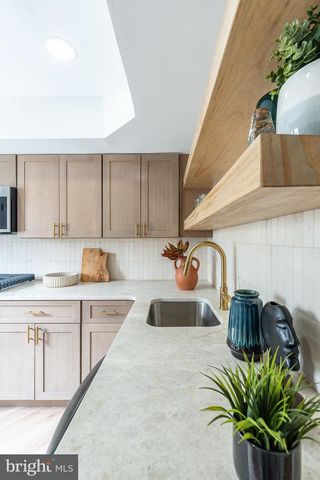 2326 GREENWICH ST, Philadelphia, PA 19146