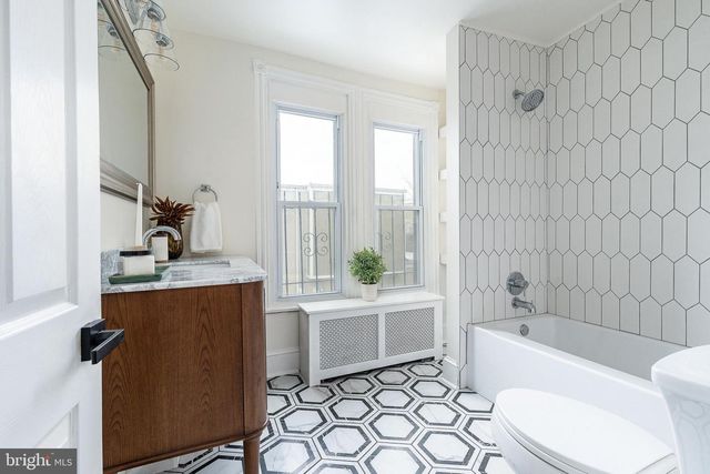 2326 GREENWICH ST, Philadelphia, PA 19146