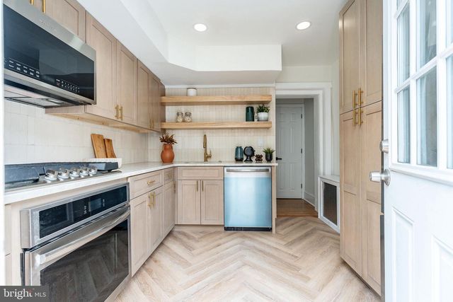 2326 GREENWICH ST, Philadelphia, PA 19146