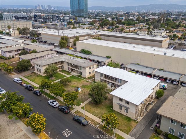 5713 Corbett, Los Angeles, CA 90016