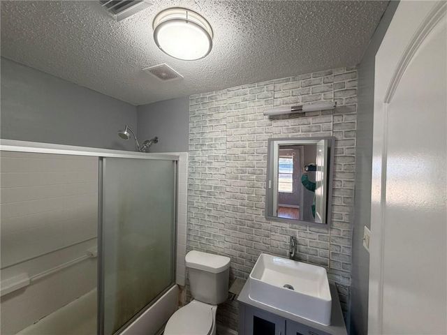 7500 Newcombe Drive, Theodore, AL 36582