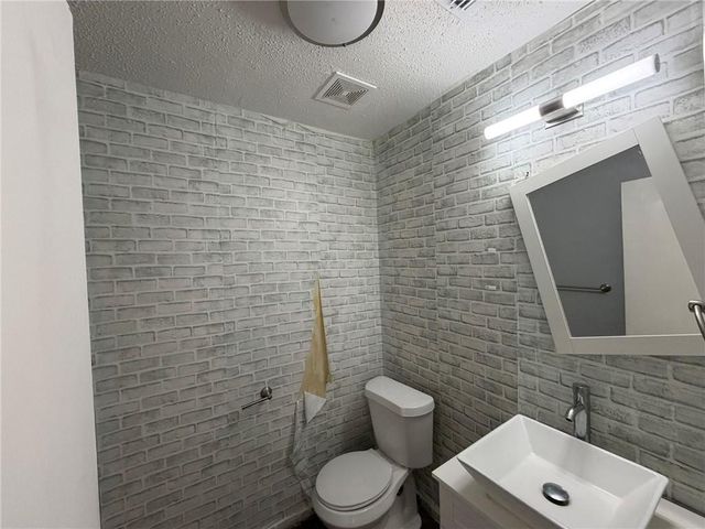 7500 Newcombe Drive, Theodore, AL 36582