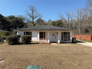 7500 Newcombe Drive, Theodore, AL 36582
