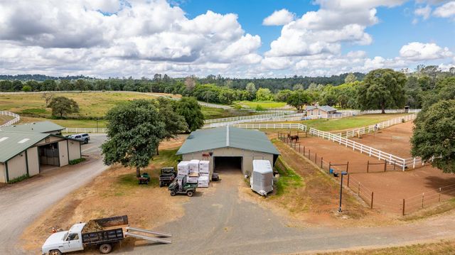 20945 Bear Hollow Rd, Grass Valley, CA 95949